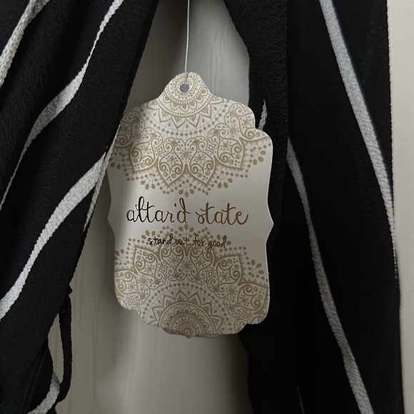 Altar’d State black and white romper size XS - Picture 2 of 4